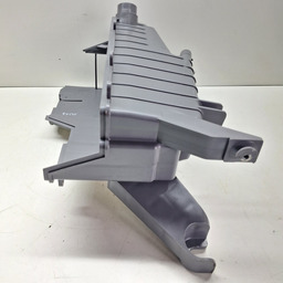 TAMPA LATERAL CAIXA VENTILAÇÃO AZERA 3.0 2012 A 16