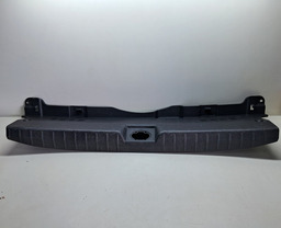 MOLDURA INTERNA INFERIOR TAMPA TRAS AZERA 3.0 2012 A 2016