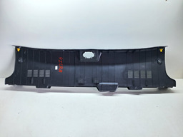 MOLDURA INTERNA INFERIOR TAMPA TRAS AZERA 3.0 2012 A 2016