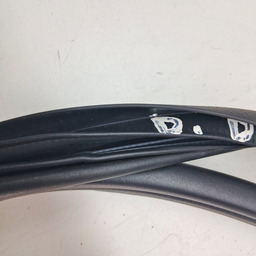 BORRACHA CARROCERIA DIANT DIREITA AZERA 2012 A 2016