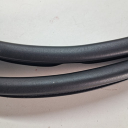 BORRACHA CARROCERIA DIANT DIREITA AZERA 2012 A 2016