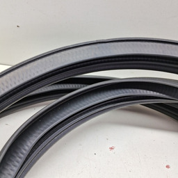 BORRACHA CARROCERIA TRASEIRO ESQUERDO AZERA  3.0 2012 A 16