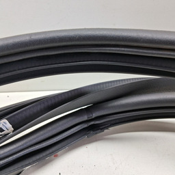 BORRACHA CARROCERIA DIANTEIRA ESQUERDA AZERA 3.0 2012 A 16