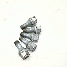 JOGO PARAFUSOS RODA JEEP RENEGADE 2016 A 2021