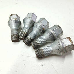 Jogo Parafusos Roda Jeep Renegade 2016 A 2021