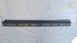 SPOLIER LATERAL ESQ LAND ROVER DISCOVERY 4  2012 A 16 