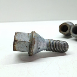 JOGO PARAFUSO RODA RENAULT SANDERO LOGAN 4 UNID 