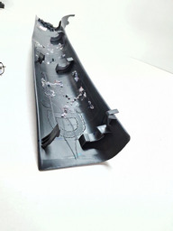 MOLDURA COLUNA DIANT DIREITO SANDERO LOGAN 1.0 2016 A 2023