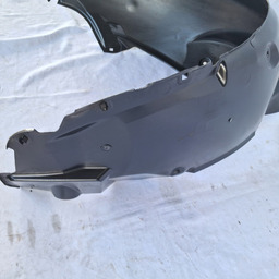 PARABARRO TRASEIRO DIREITO KIA OPIRUS 3.8 2007 2008 DETALHE