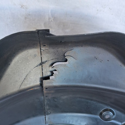 PARABARRO TRASEIRO DIREITO KIA OPIRUS 3.8 2007 2008 DETALHE