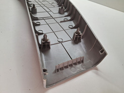 ACABAMENTO INFERIOR COLUNA CENTRAL ESQ KIA OPIRUS  2007 08