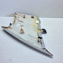 ACABAMENTO COLUNA TRASEIRA LADO ESQ KIA OPIRUS 2007 2008