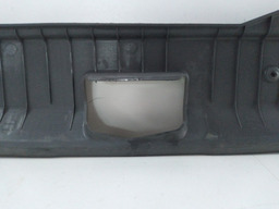 MOLDURA INFERIOR PORTA MALA CHEVROLET MERIVA 2003 A 2012 