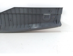 MOLDURA INFERIOR PORTA MALA CHEVROLET MERIVA 2003 A 2012 