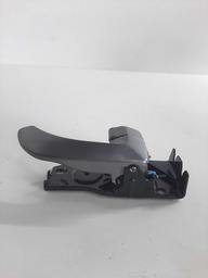 MAÇANETA INTERNA TRASEIRA DIREITA OPIRUS 2008 DETALHE USO