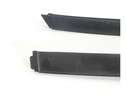 PAR FRISO ACABAMENTO PARABRISA KIA OPIRUS 2008 DETALHE USO