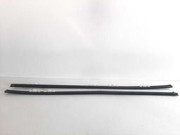 PAR FRISO ACABAMENTO PARABRISA KIA OPIRUS 2008 DETALHE USO