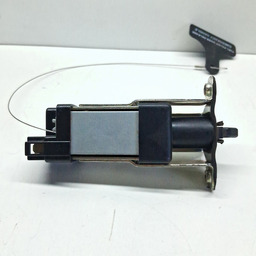 TRAVA PORTINHOLA TANQUE KIA OPIRUS 3.8 2007 2008 