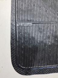 TAPETE DIANTEIRO DIREITO UNIVERSAL 