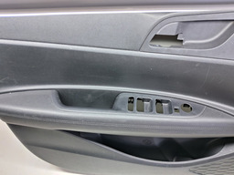 FORRO PORTA DIANTEIRA ESQUERDA HB20 2020/ DETALHES DE USO 