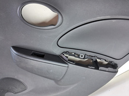 FORRO PORTA TRASEIRO DIREITO NISSAN MARCH 1.0 2015 A 2021