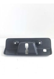 MOLDURA FECHADURA TAMPA TRAS SANDERO 2016 A 23 DETALHE USO