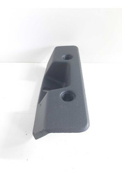 MOLDURA FECHADURA TAMPA TRAS SANDERO 2016 A 23 DETALHE USO