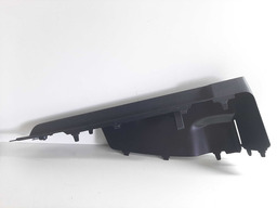 SUPORTE ESQUERDO TAMPAO BAGAGITO RENAULT CAPTUR 2017 A 2020