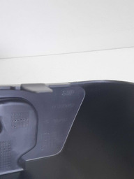 SUPORTE ESQUERDO TAMPAO BAGAGITO RENAULT CAPTUR 2017 A 2020