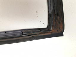 BORRACHA PORTA TRASEIRA DIREITA OPIRUS 04 A 09 DETALHE 