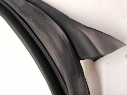 BORRACHA PORTA DIANTEIRA ESQUERDA OPIRUS 04/09 DETALHE 