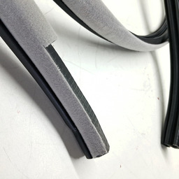 BORRACHA PORTA DIANTEIRA ESQUERDA KIA OPIRUS 3.8 2007 2008