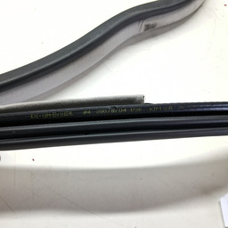 BORRACHA PORTA DIANTEIRA DIREITA (CARROCERIA) OPIRUS 04 A 09