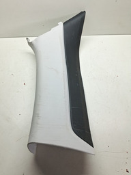 ACABAMENTO COLUNA DIANTEIRA LADO DIREITO RENEGADE 2022 A 24