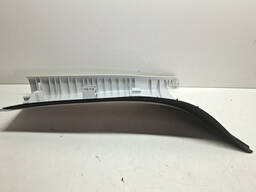 ACABAMENTO COLUNA DIANTEIRA ESQUERDA RENEGADE 2020/21