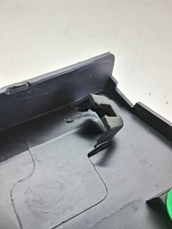 MOLDURA PARALAMA TRAS ESQ JEEP RENEGADE  22 23 2024 AVARIA