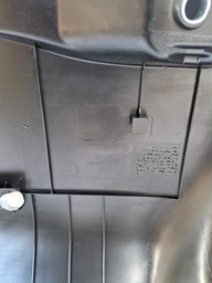 FORRO LATERAL ESQ BAGAGITO JEEP RENEGADE T270 2022 2023 24