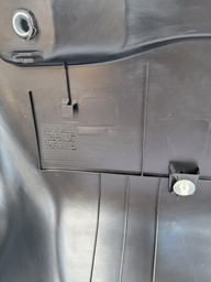 FORRO LATERAL DIR BAGAGITO RENEGADE T270 2022 23 24 DETALHE