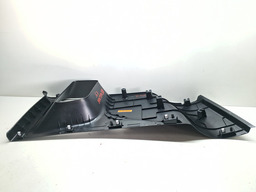 ACABAMENTO COLUNA TRASEIRA LADO ESQUERDO RENEGADE 2022 A 24