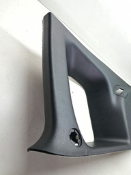 ACABAMENTO COLUNA TRASEIRA LADO ESQUERDO RENEGADE 2022 A 24