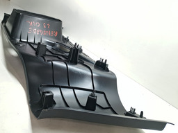 ACABAMENTO COLUNA TRASEIRA LADO DIREITO RENEGADE 2022 A 24