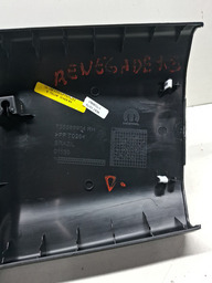 ACABAMENTO COLUNA DIANT DIREITA RENEGADE T270 2022 2023 24