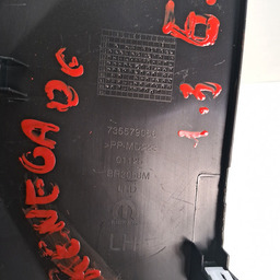 ACABAMENTO LATERAL ESQ PAINEL RENEGADE  2020 A 2024