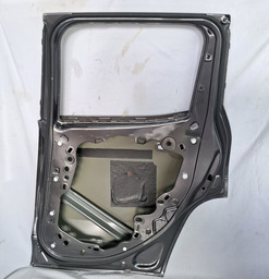 PORTA TRASEIRA DIREITA RENEGADE 2016 2017 2018/..DETALHE 