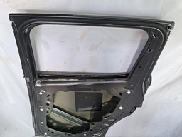 PORTA TRASEIRA DIREITA RENEGADE 2016 2017 2018/..DETALHE 