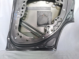 PORTA TRASEIRA DIREITA RENEGADE 2016 2017 2018/..DETALHE 