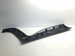 MOLDURA PORTA TRAS ESQ RENEGADE T270 2022 2023 2024 DETALHE