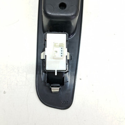 BOTÃO COMANDO VIDRO ELÉTRICO TRAS DIR RENEGADE 2022 A 2024