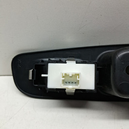 BOTÃO COMANDO VIDRO ELÉTRICO TRAS ESQU RENEGADE 2022 A 2024