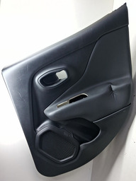 Forro Porta Traseira Dir Renegade T270 2022 A 2024 Detalhe